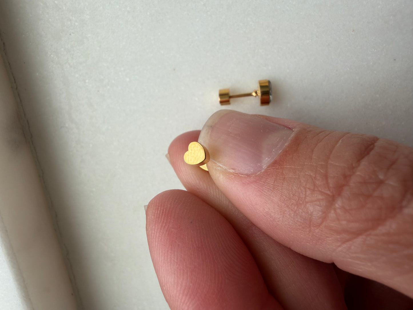 Oval flat back studs