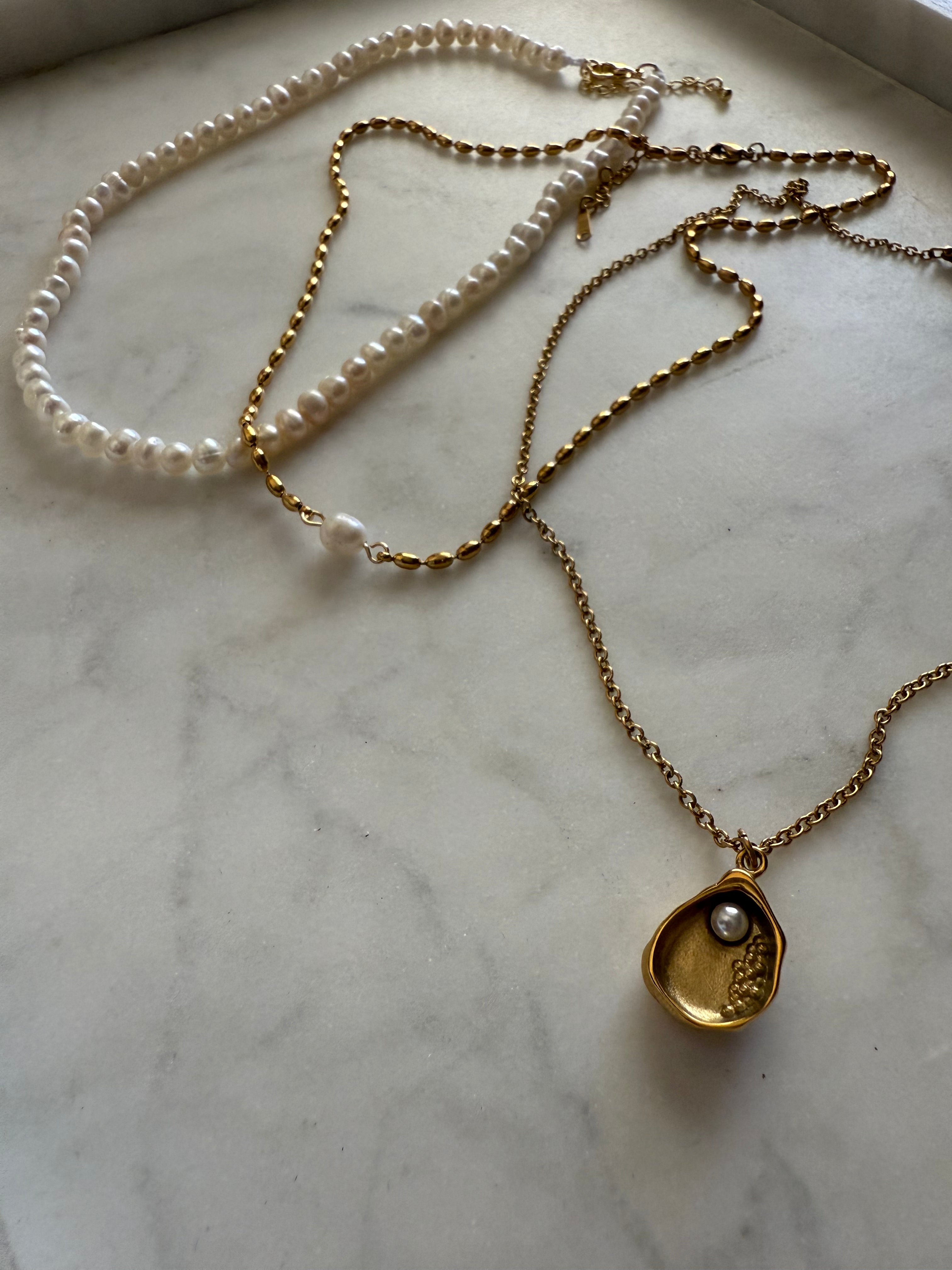 Pearl Choker